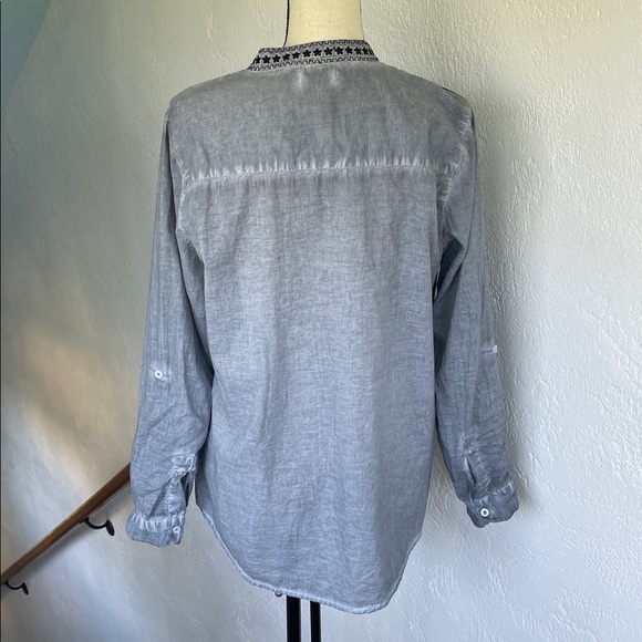 C.C 100% Cotton Gray + Black Embroidered Cotton Long Sleeve Button Down Blouse M - Picture 7 of 10